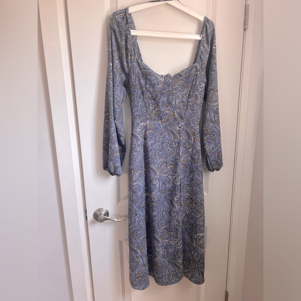 Forever 21 Blue Paisley print midi dress with slit NWOT ✨